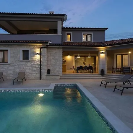Aeris Mit Privatem Pool *