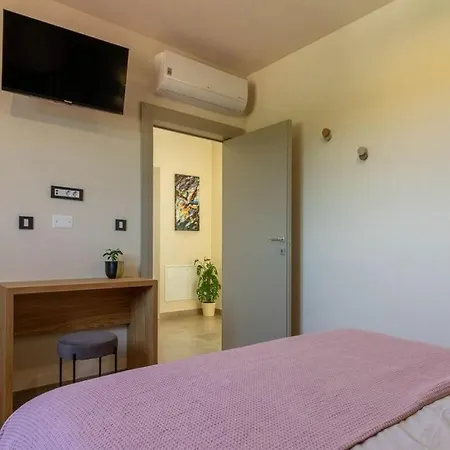 Aeris Mit Privatem Pool Valtura