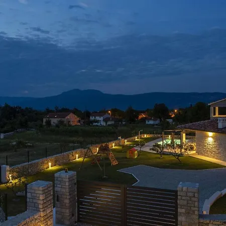 Villa Aeris Mit Privatem Pool Valtura