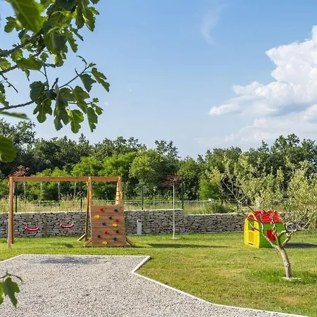 Aeris Mit Privatem Pool