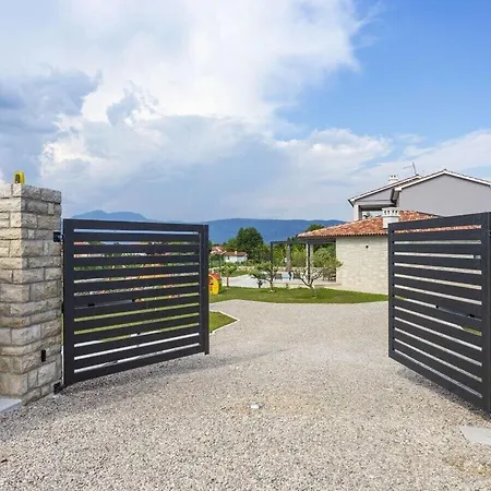 Vila Aeris Mit Privatem Pool